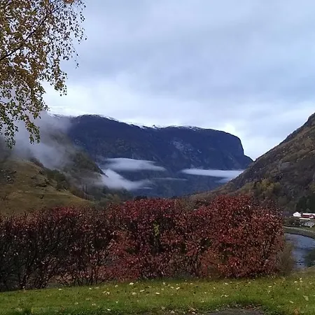 Skaimsberg Holiday Apartments Aurland Extérieur photo