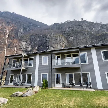Skaimsberg Holiday Apartments Aurland Extérieur photo