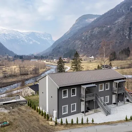Skaimsberg Holiday Apartments Aurland Extérieur photo
