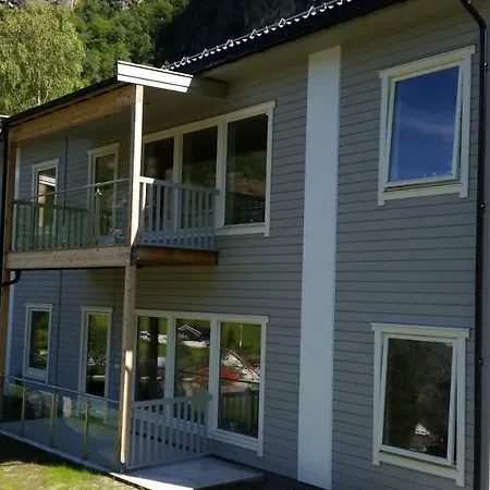 Skaimsberg Holiday Apartments Aurland Extérieur photo